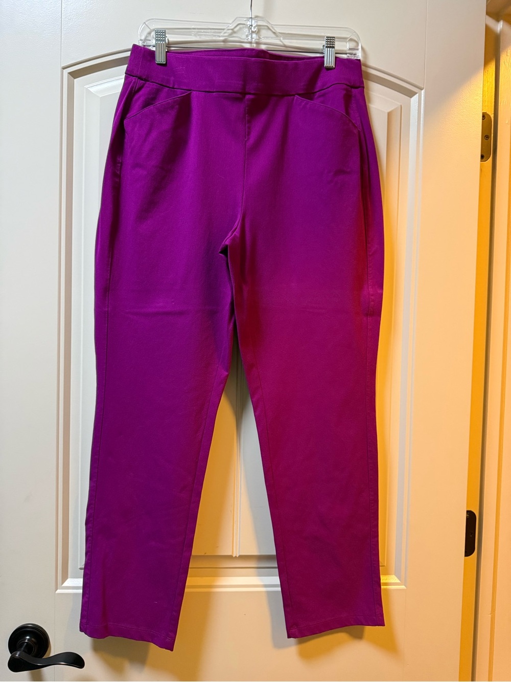 Chico's Magenta Pull-On Cropped Ponte Pants